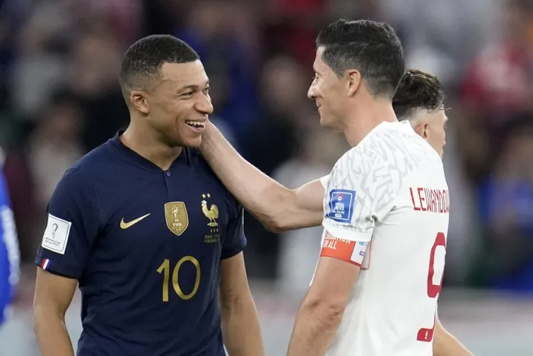 World Cup roundup: France, England set up quarterfinal showdown