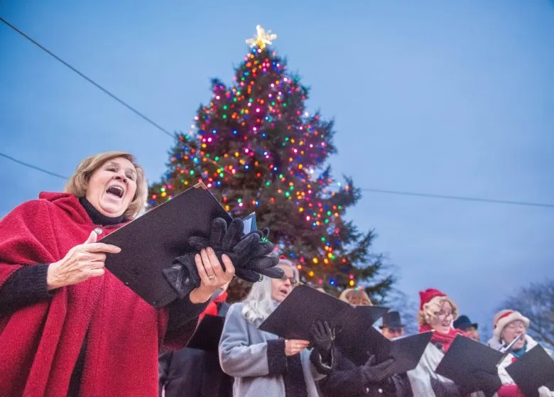 Buzzing, bustling and bouncing: Holiday cheer fills Dufresne Plaza in Lewiston