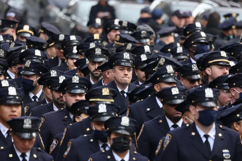 Commentary: When police chiefs dial 911, law-and-order representatives need to answer