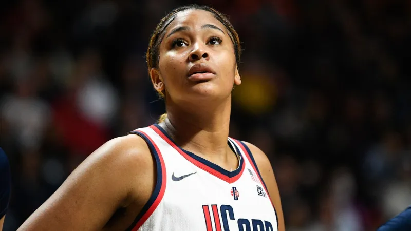 UConn, 2025-2026 Player Of The Year Sarah Strong Top Big East Preseason Polls