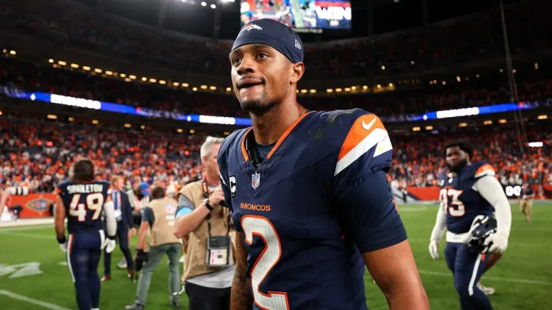 Broncos CB Pat Surtain Exits Game vs. Niners With Apparent Leg Injury