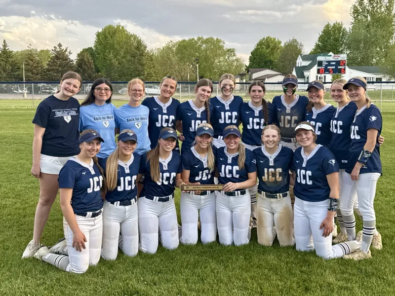 Huskies bomb Saints for conference championship