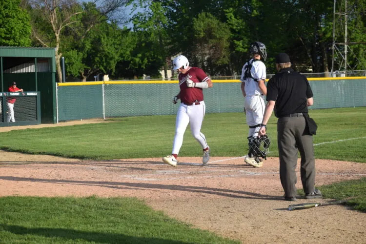 Cardinals stop Worthington in six