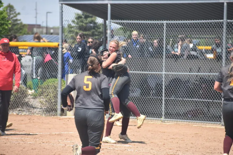 Rabbits rally past LQPV in 3A quarterfinals