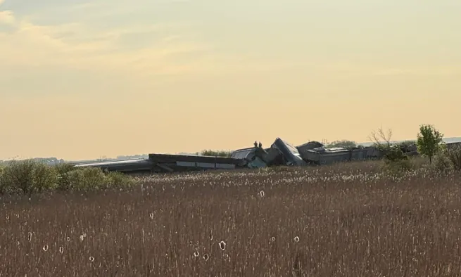 Trail hauling grain products derails near Ogema, MN