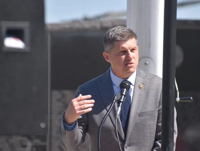 Finstad gives Memorial Day message