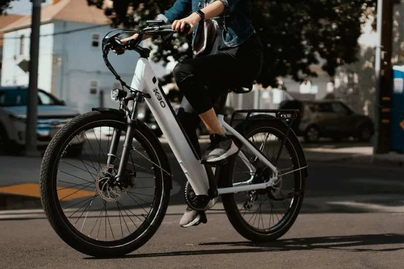Do Minnesota Cell Phone Laws Apply to People Riding E-Bikes