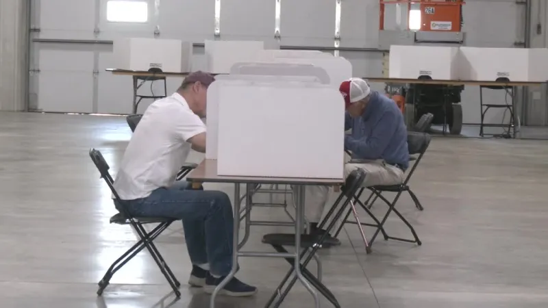 Early voting begins in Cass County with voters trickling into the polls
