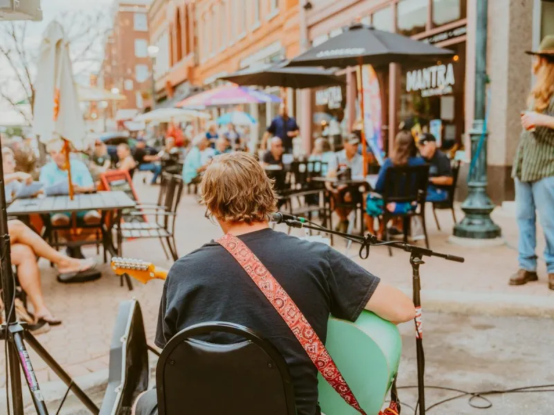 Artists Wanted For The Lively Downtown Art Crawl This August