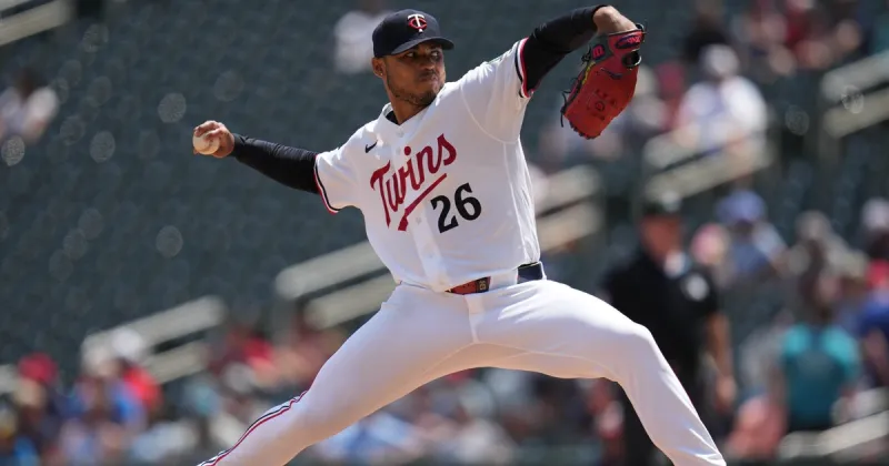 White Sox avoid a sweep by beating the Twins 8-0 behind Erick Fedde's first win in 10 months