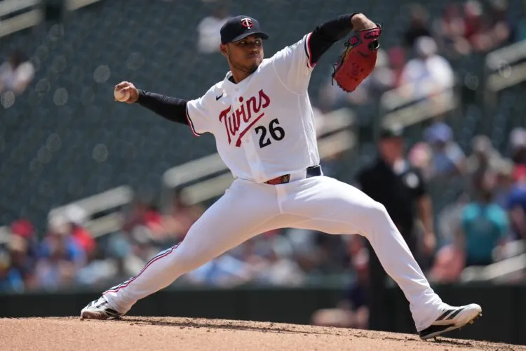 Twins fall shy of sweep with 8-0 loss to Sox
