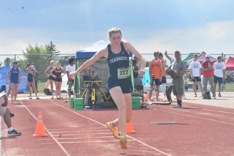 Davey takes eighth at state championships