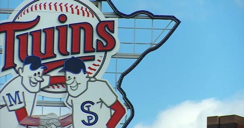 Josh Rojas has go-ahead, 2-run single as pinch hitter in Royals debut as Kansas City tops Twins 8-6