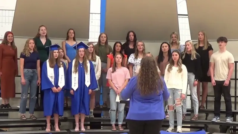 B-B-E choir performs at graduation (VIDEO)