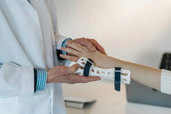 North Shore Health, Orthopedic Associates partner to bring orthopedic care to Cook County