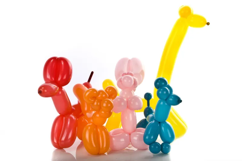Internationally known balloon artist coming to county