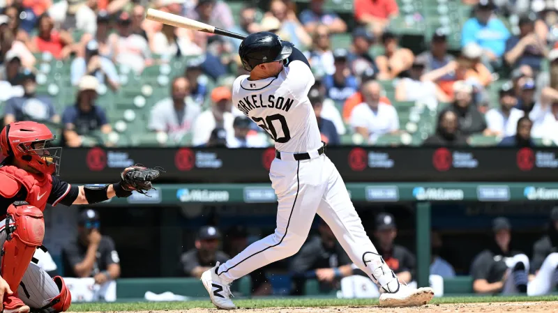 Tigers hit 6 homers in 11-0 rout of Twins