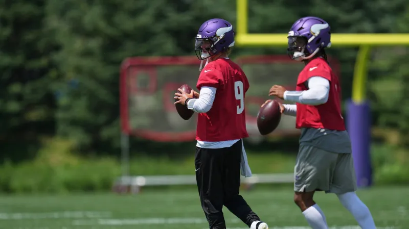 Vikings to start training camp with the Murray-McCarthy turn-taking at QB before declaring a starter