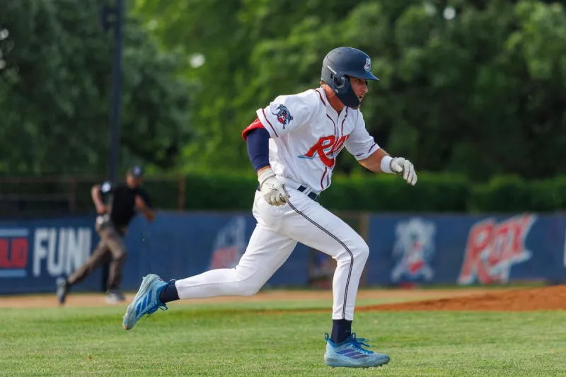St. Cloud Rox Battle Hard but Lose to Thunder Bay