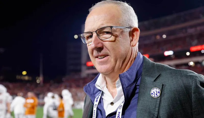 College Football Leaders Meet in Denver to Weigh 16- vs. 24-Team Playoff Formats