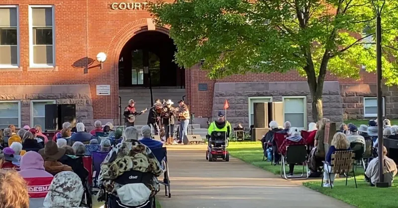 Wood Picks perform Thursday night on the Douglas County Courthouse lawn