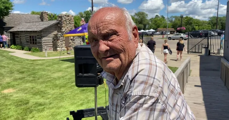 Time capsule from 1976 was opened at Fort Alexandria on Saturday