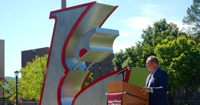 New 'Eagle L' statue unveiled at UW-La Crosse, symbolizing school pride