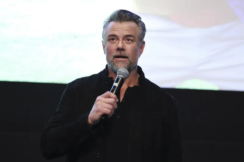 Looks Like Josh Duhamel is Becoming a Permanent MN Resident