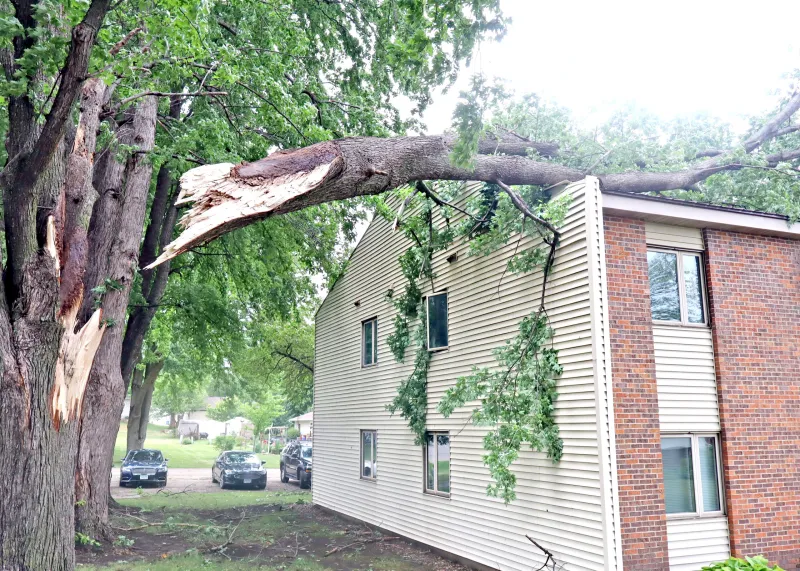 Storm causes damage in Rock County