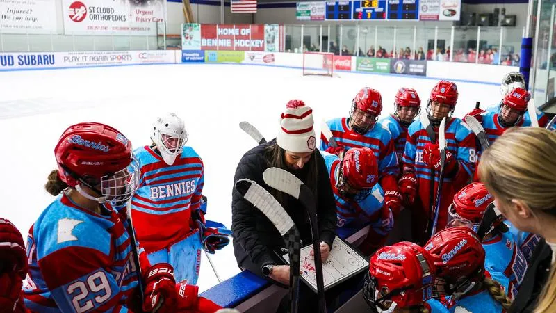 Hockey Earns Eight ACHA Krampede All-American Scholars Awards