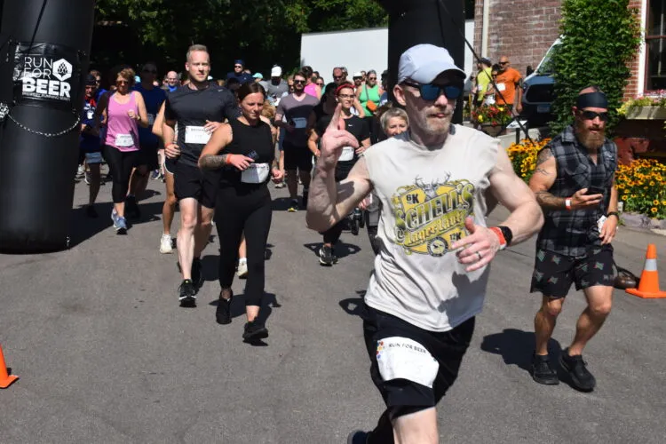 Gordon wins 5k, defending champ wins men's steinholding