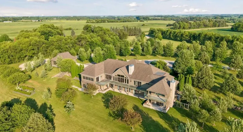 A Look Inside This Breathtaking 75-Acre Minnesota Horse Estate