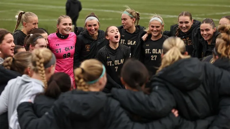 Soccer teams earn United Soccer Coaches Team Academic Award