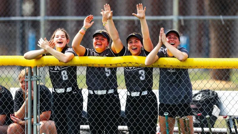 Softball puts 21 on NFCA All-America Scholar-Athlete list