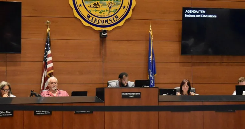 La Crosse knocks down city administrator proposal by one vote
