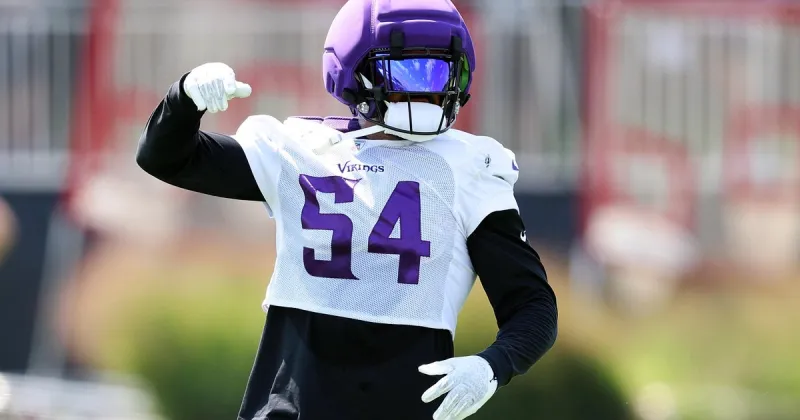 Jamal Adams suffers season-ending injury in Minnesota Vikings' 1st preseason game, NFL Network reports