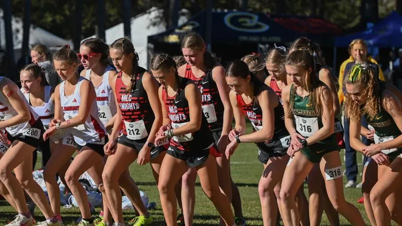 Women's cross country picked third in UMAC
