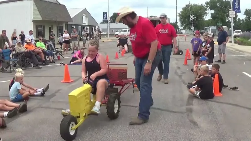 Great turnout for Belgrade August Fest kids pedal pull (VIDEO)