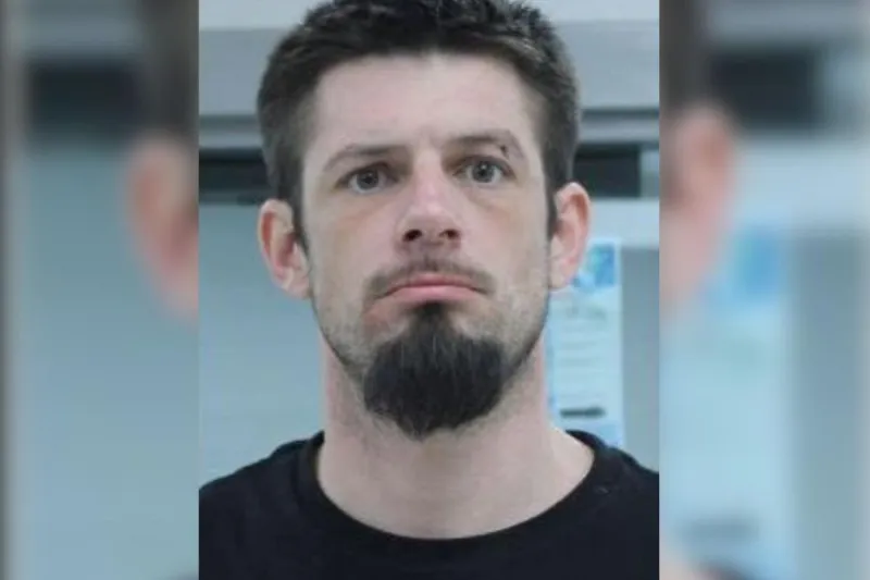 Iowa Detectives Search For Runaway Criminal Known for Stalking