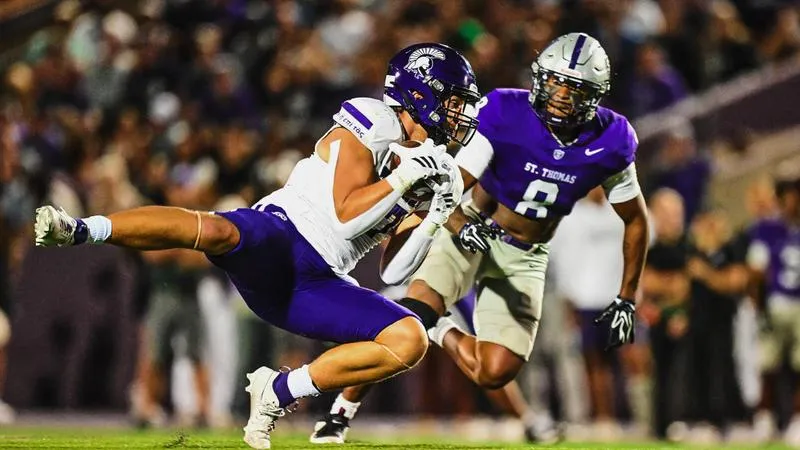 Winona State football loses heartbreaker to NCAA DI St. Thomas in season opener