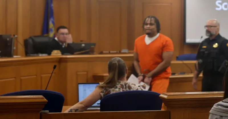 Chicago man gets 15 years for shooting ex-girlfriend in the face