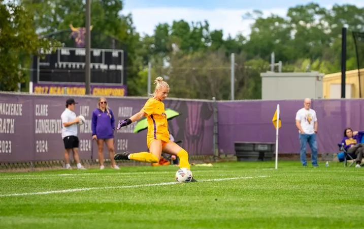 #15 Mavericks take down Bronchos in Season Opener