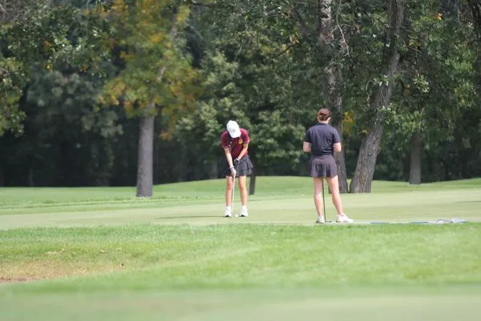Schmitz Leads Women's Golf Team in Opening Event