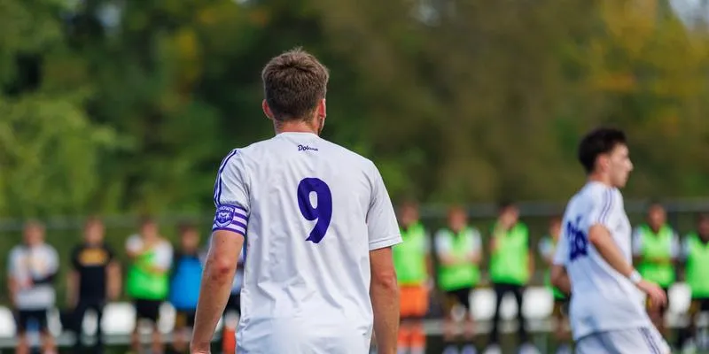 Polars Battle Saint Mary's to Draw in Season Opener