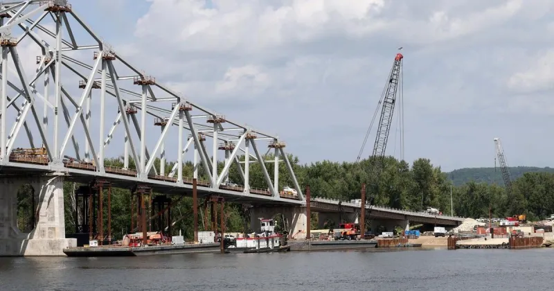 New Lansing bridge opening moved up to early November