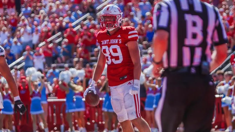 Harren's Big Catch Helps No. 11 SJU Hold Off No. 10 UW-La Crosse in Season Opener