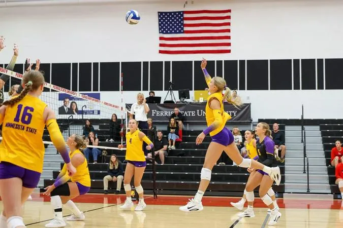 Mavericks Roll Past Tiffin in Three Sets