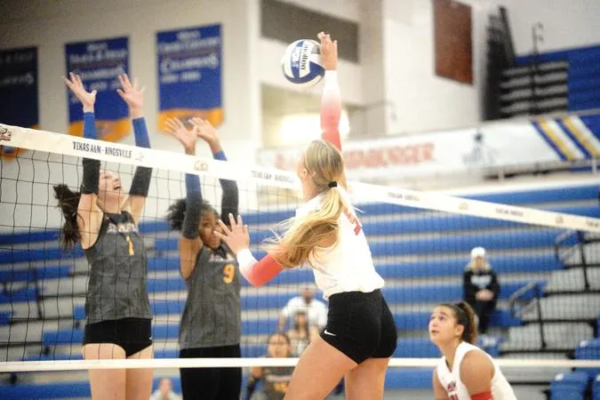Moorhead Finishes Javelina Volleyball Classic Undefeated