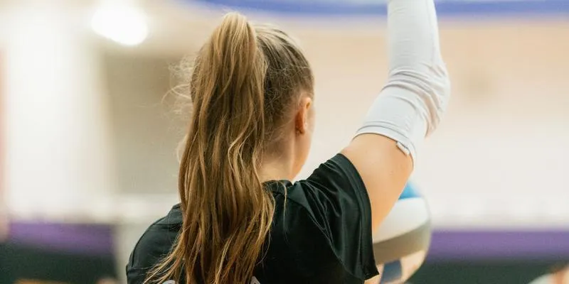 Crown Splits Pair of Matches on Day Two of Saint Mary's Tournament
