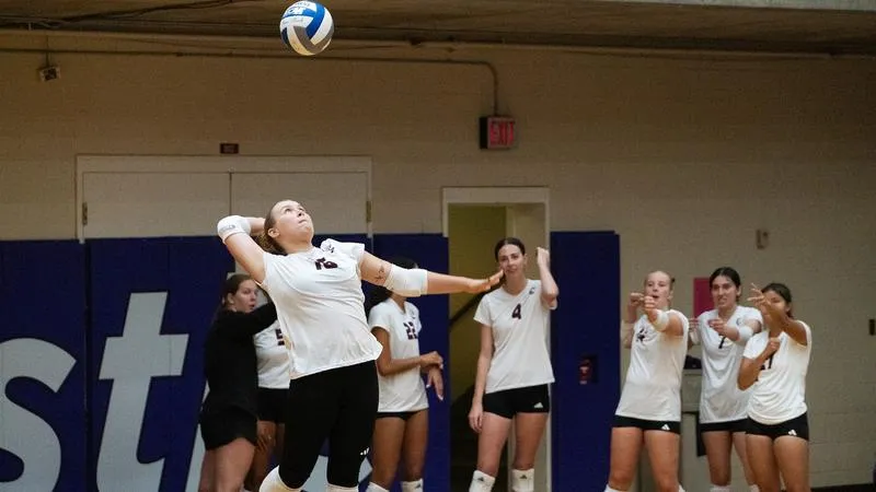 Volleyball drops pair of matches in Oregon